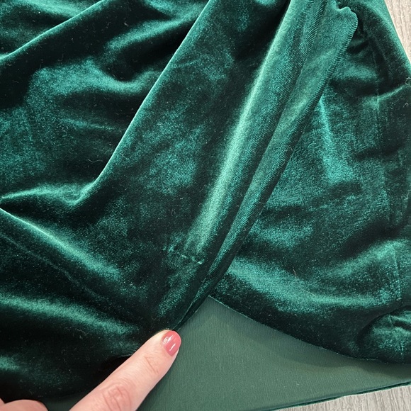 Lovers and Friends Paris Velvet mini skirt Emerald Green Small - Picture 5 of 6